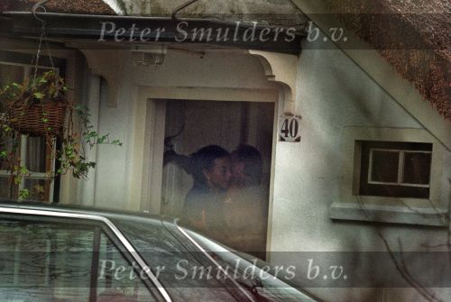 11 Februari 1995
kees Brusse met zijn vriendin terwijl zijn vrouw thuis is
