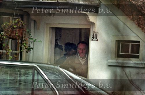 11 Februari 1995
kees Brusse met zijn vriendin terwijl zijn vrouw thuis is