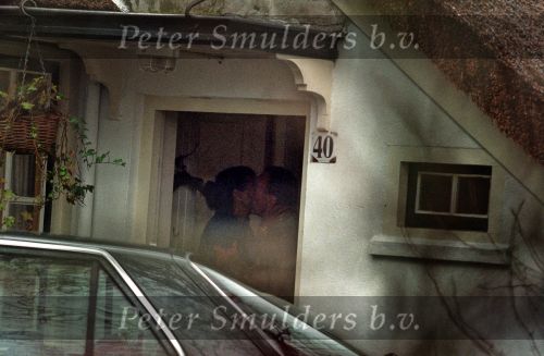 11 Februari 1995
kees Brusse met zijn vriendin terwijl zijn vrouw thuis is