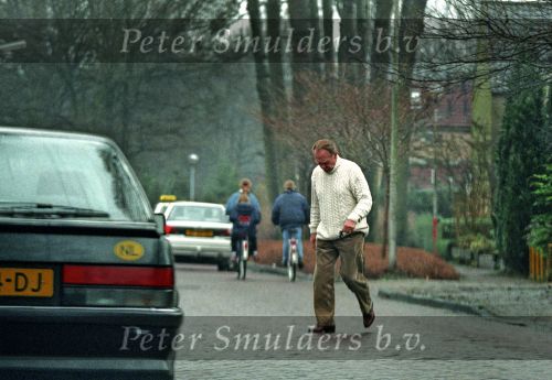 11 Februari 1995
kees Brusse met zijn vriendin terwijl zijn vrouw thuis is
