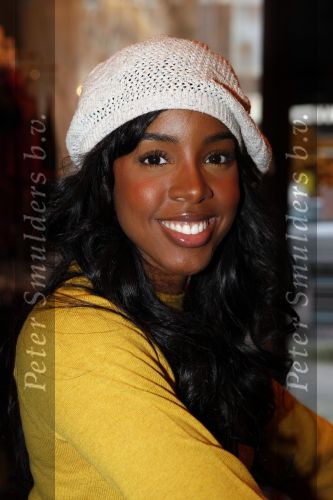 Amsterdam 7 december 2007
Kelly Rowland koopt lingerie bij Maries Dekkers in amsterdam.