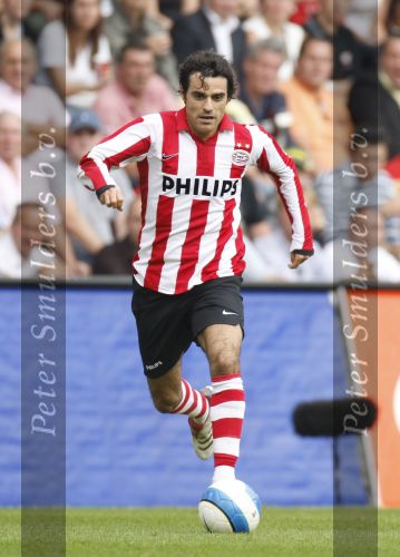 Eindhoven, 23 September 2007 Seizoen 2007/2008 Kompetitewedstrijd PSV-Feyenoord, eindstand 4-0
Kenneth Perez ( maker van 1-0 en 3-0 )