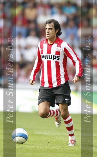 Eindhoven, 23 September 2007 Seizoen 2007/2008 Kompetitewedstrijd PSV-Feyenoord, eindstand 4-0
Kenneth Perez ( maker van 1-0 en 3-0 )