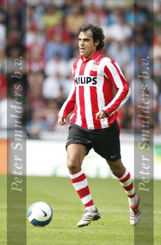 Eindhoven, 23 September 2007 Seizoen 2007/2008 Kompetitewedstrijd PSV-Feyenoord, eindstand 4-0
Kenneth Perez ( maker van 1-0 en 3-0 )