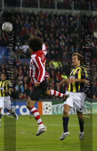 Eindhoven, 23 Oktober 2007
Champions League wedstrijd PSV-Fenerbahce, eindstand 0-0
Seizoen 2007/2008
Kenneth Perez in duel met Lugano