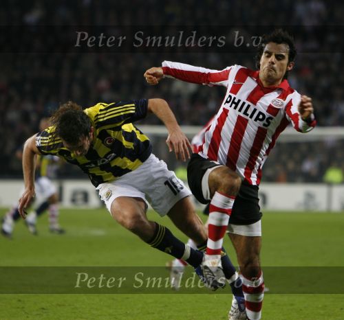 Eindhoven, 23 Oktober 2007
Champions League wedstrijd PSV-Fenerbahce, eindstand 0-0
Seizoen 2007/2008
Kenneth Perezin duel met Bilgin Ali