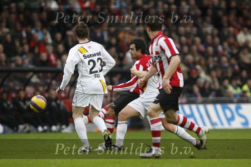 Eindhoven, 30 December 2007
Laatste Kompetitiewedstrijd van het jaar PSV-NAC  Eindstand 2-0 Seizoen 2007/2008
Kenneth Perez in zijn laatste wedstrijd voor PSV