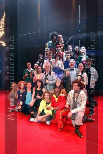 Tilburg, 20 Januari 2008
Premiere Fame in stadsschouwburg van Tilburg
Kim Lian v d Meij in verwachting met de cast 
Verder Jim Bakkum, William Spaaij, doris Baaten, Daphne Flint e.a Juvani Richardson, Talita Angwarmasse.