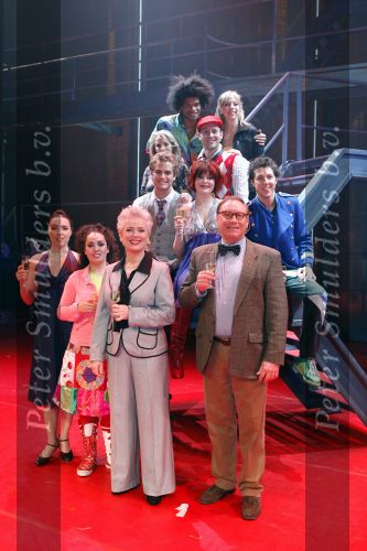 Tilburg, 20 Januari 2008
Premiere Fame in stadsschouwburg van Tilburg
Kim Lian v d Meij in verwachting met de cast 
Verder Jim Bakkum, William Spaaij, doris Baaten, Daphne Flint e.a Juvani Richardson, Talita Angwarmasse.