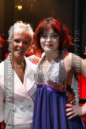 Tilburg, 20 Januari 2008
Premiere Fame in stadsschouwburg van Tilburg
Kim Lian v d Meij in verwachting met haar moeder
Foto Peter Smulders BV