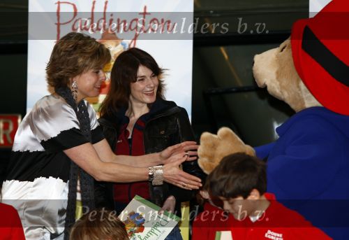 Utrecht 10 maart 2009
Prinses Laurentien bij presentatie boek beertje Paddington in het spoorwegmuseum in Utrecht.Elize en Kim v Kooten
Peter Smulders bv