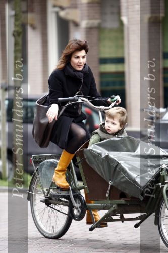 Amsterdam 14 april 2008
Kim v Kooten met zoon in bakfiets.