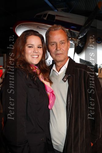 Schiphol Oost 2 november 2007
Gordon bij presentatie radio 538 met Jan Willem Bruggenwirth  en Kimberly Berkt en ......Kimberly met haar vader Tony Berk