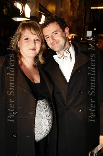 Amsterdam 11 maart 2008
Het boekenbal in de stadsschouwburg van Amsterdam. Kluun met zijn hoogzwangere vrouw
Peter Smulders bv
