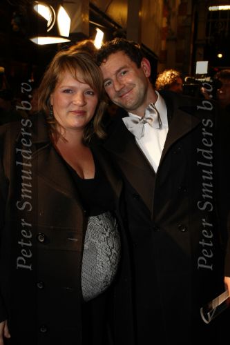 Amsterdam 11 maart 2008
Het boekenbal in de stadsschouwburg van Amsterdam. Kluun met zijn hoogzwangere vrouw
Peter Smulders bv