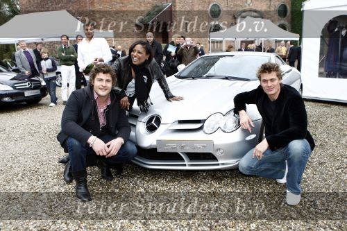 Breukelen 5 april 2008
Mercedes dealer stern presenteert nieuwe modellen bij ksteel Neijenrode. Koertjan de Bruijn Winston Post Edsilia Rombley en Arnoud Zuijdendorp bij mercedes mc Claren slr
Peter Smulders bv