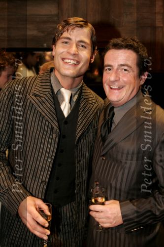 Den Bosch 19 december 2004
Premiere de Jantjes in de Parade
Koertjan de Bruijn met Johnny Kraaykamp jr  
Peter Smulders bv