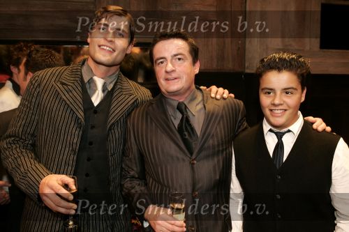 Den Bosch 19 december 2004
Premiere de Jantjes in de Parade
Koertjan de Bruijn met Johnny Kraaykamp jr en zoon
Peter Smulders bv