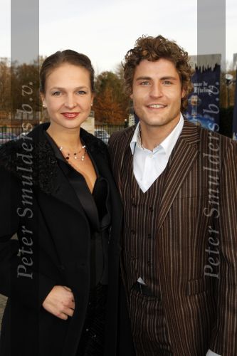 Kaatsheuvel 24 november 2007
Premiere Assepoester in de efteling. Koertjan de Bruin met vriendin