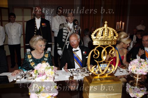 Den Haag 22 april 2009
Diner met de koninklijke familie van zweden en nederland. Aanwezig waren Prinses Maxima Koningin Beatrix Prins Willem Alexander Prinses Margriet Koning Carl Gustav en Koningin Silvia.
Peter Smulders bv