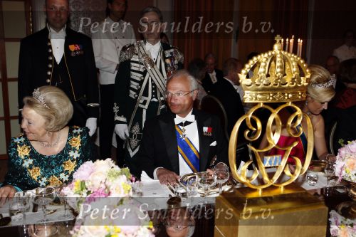 Den Haag 22 april 2009
Diner met de koninklijke familie van zweden en nederland. Aanwezig waren Prinses Maxima Koningin Beatrix Prins Willem Alexander Prinses Margriet Koning Carl Gustav en Koningin Silvia.
Peter Smulders bv