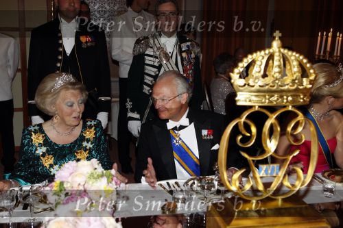 Den Haag 22 april 2009
Diner met de koninklijke familie van zweden en nederland. Aanwezig waren Prinses Maxima Koningin Beatrix Prins Willem Alexander Prinses Margriet Koning Carl Gustav en Koningin Silvia.
Peter Smulders bv