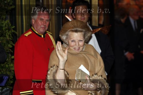 Amsterdam 1 februari 2008
Koningin Beatrix (70jaar) en Prinses Margriet (65 jaar) vieren hun verjaardag in Carre.