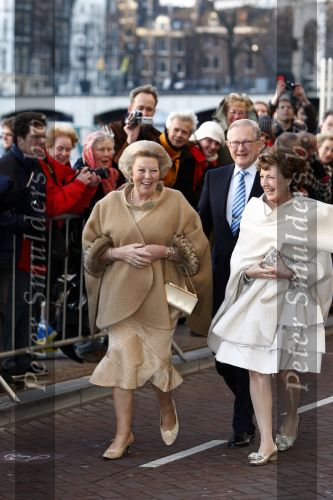 Amsterdam 1 februari 2008
Koningin Beatrix en Prinses Margriet vieren hun 65e en 70e verjaardag in Carre. Pieter v Vollenhoven Prins Willem Alexander Prinses Maxima Prins Constantijn Laurentien Friso Mabel Wisse Smit Prin ses Christina Prinses Irene Prins Hugo carlos Carlos Margarita met vriend , Carolina Jaime, Prins Maurits Marilene Bernhard met zwangere Annette Floris Aimee Prins Pieter Christiaan en Anita.