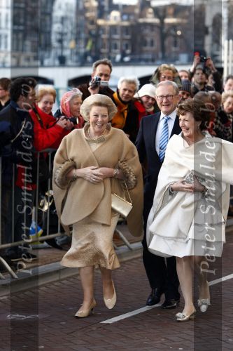 Amsterdam 1 februari 2008
Koningin Beatrix en Prinses Margriet vieren hun 65e en 70e verjaardag in Carre. Pieter v Vollenhoven Prins Willem Alexander Prinses Maxima Prins Constantijn Laurentien Friso Mabel Wisse Smit Prin ses Christina Prinses Irene Prins Hugo carlos Carlos Margarita met vriend , Carolina Jaime, Prins Maurits Marilene Bernhard met zwangere Annette Floris Aimee Prins Pieter Christiaan en Anita.