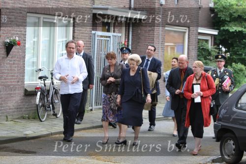 Eindhoven, 3 Juni 2008 Koningin Beatrix bezoekt incognito twee achterstandswijken in Eindhoven samen met minister Vogelaar en Wethouders Fiers van de gemeente Eindhoven
Hier in de wijk Woensel West
Foto Peter Smulders BV