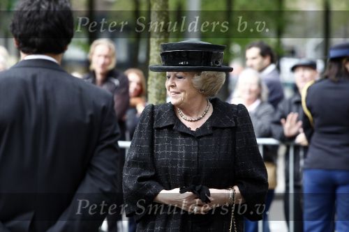 Amsterdam 4 mei 2009
Dodenherdenking op de dam met oa aanwezig Koningin Beatrix Prins Willem Alexander en prinses maxima.
Peter Smulders bv