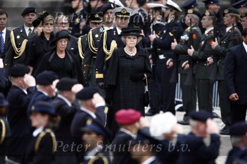 Amsterdam 4 mei 2009
Dodenherdenking op de dam met oa aanwezig Koningin Beatrix Prins Willem Alexander en prinses maxima.
Peter Smulders bv