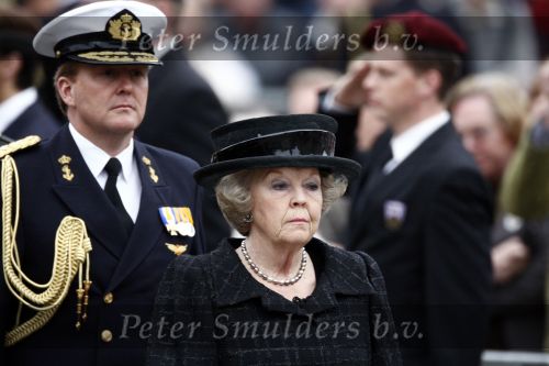 Amsterdam 4 mei 2009
Dodenherdenking op de dam met oa aanwezig Koningin Beatrix Prins Willem Alexander en prinses maxima.
Peter Smulders bv