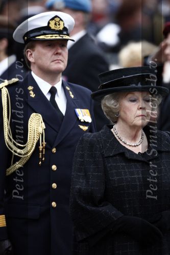 Amsterdam 4 mei 2009
Dodenherdenking op de dam met oa aanwezig Koningin Beatrix Prins Willem Alexander en prinses maxima.
Peter Smulders bv