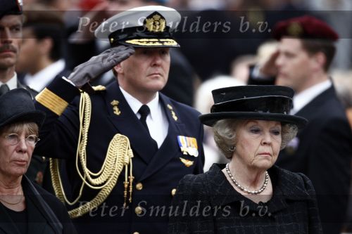 Amsterdam 4 mei 2009
Dodenherdenking op de dam met oa aanwezig Koningin Beatrix Prins Willem Alexander en prinses maxima.
Peter Smulders bv