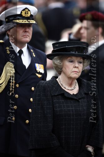 Amsterdam 4 mei 2009
Dodenherdenking op de dam met oa aanwezig Koningin Beatrix Prins Willem Alexander en prinses maxima.
Peter Smulders bv