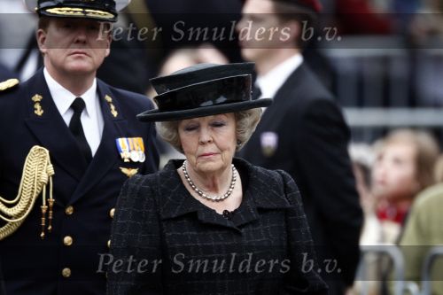 Amsterdam 4 mei 2009
Dodenherdenking op de dam met oa aanwezig Koningin Beatrix Prins Willem Alexander en prinses maxima.
Peter Smulders bv