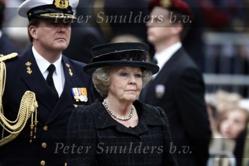 Amsterdam 4 mei 2009
Dodenherdenking op de dam met oa aanwezig Koningin Beatrix Prins Willem Alexander en prinses maxima.
Peter Smulders bv
