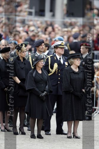 Amsterdam 4 mei 2009
Dodenherdenking op de dam met oa aanwezig Koningin Beatrix Prins Willem Alexander en prinses maxima.
Peter Smulders bv