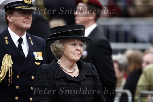 Amsterdam 4 mei 2009
Dodenherdenking op de dam met oa aanwezig Koningin Beatrix Prins Willem Alexander en prinses maxima.
Peter Smulders bv