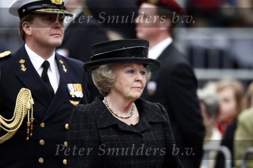 Amsterdam 4 mei 2009
Dodenherdenking op de dam met oa aanwezig Koningin Beatrix Prins Willem Alexander en prinses maxima.
Peter Smulders bv