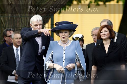 Amsterdam 9 mei 2009
Koningin Beatrix bezoekt de wijk de bijlmer ivm kunst die daar geplaatst is.
Peter Smulders bv