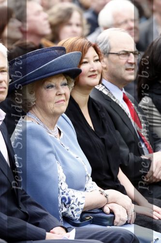Amsterdam 9 mei 2009
Koningin Beatrix bezoekt de wijk de bijlmer ivm kunst die daar geplaatst is.
Peter Smulders bv