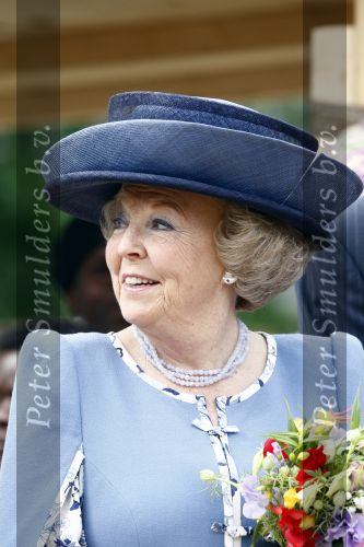 Amsterdam 9 mei 2009
Koningin Beatrix bezoekt de wijk de bijlmer ivm kunst die daar geplaatst is.
Peter Smulders bv