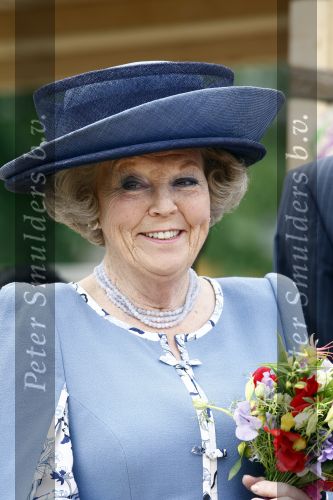 Amsterdam 9 mei 2009
Koningin Beatrix bezoekt de wijk de bijlmer ivm kunst die daar geplaatst is.
Peter Smulders bv