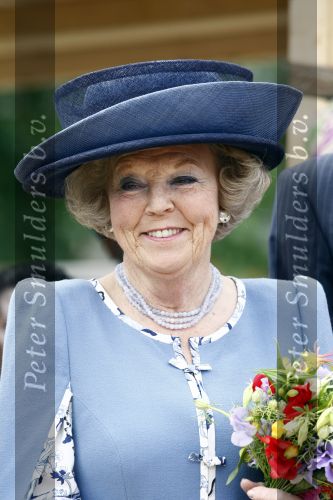 Amsterdam 9 mei 2009
Koningin Beatrix bezoekt de wijk de bijlmer ivm kunst die daar geplaatst is.
Peter Smulders bv