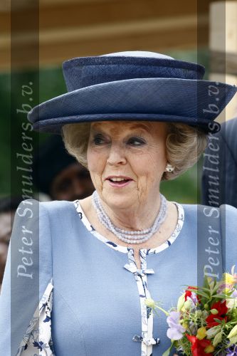 Amsterdam 9 mei 2009
Koningin Beatrix bezoekt de wijk de bijlmer ivm kunst die daar geplaatst is.
Peter Smulders bv