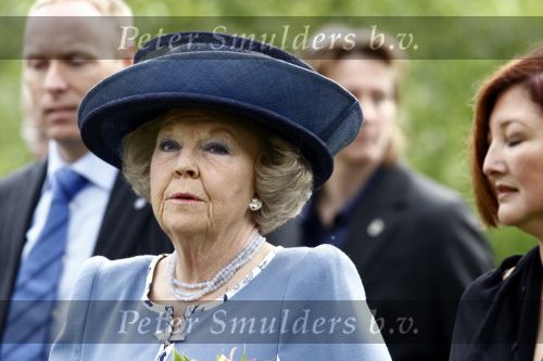 Amsterdam 9 mei 2009
Koningin Beatrix bezoekt de wijk de bijlmer ivm kunst die daar geplaatst is.
Peter Smulders bv