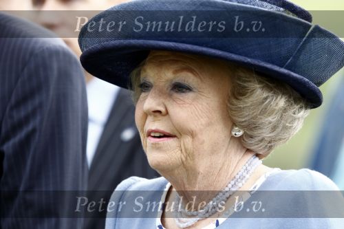 Amsterdam 9 mei 2009
Koningin Beatrix bezoekt de wijk de bijlmer ivm kunst die daar geplaatst is.
Peter Smulders bv