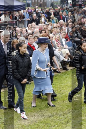 Amsterdam 9 mei 2009
Koningin Beatrix bezoekt de wijk de bijlmer ivm kunst die daar geplaatst is.
Peter Smulders bv